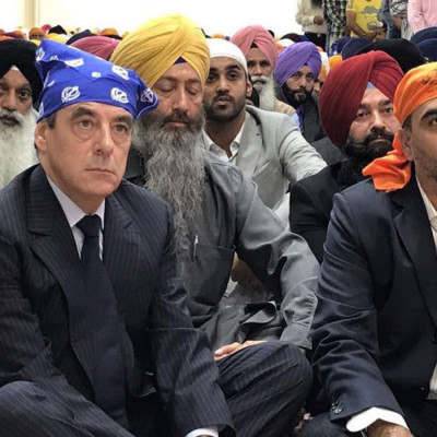 que_faisait_fran__ois_fillon_avec_un_bandana_sur_la_t__te___4276.jpeg_north_700x700_transparent.jpg